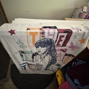 Taylor Swift Throw